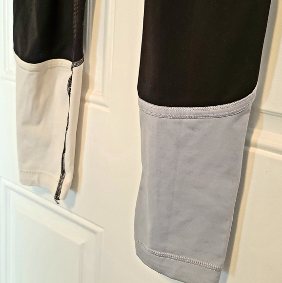 Lululemon Color Block Legging - Picture 3 of 4